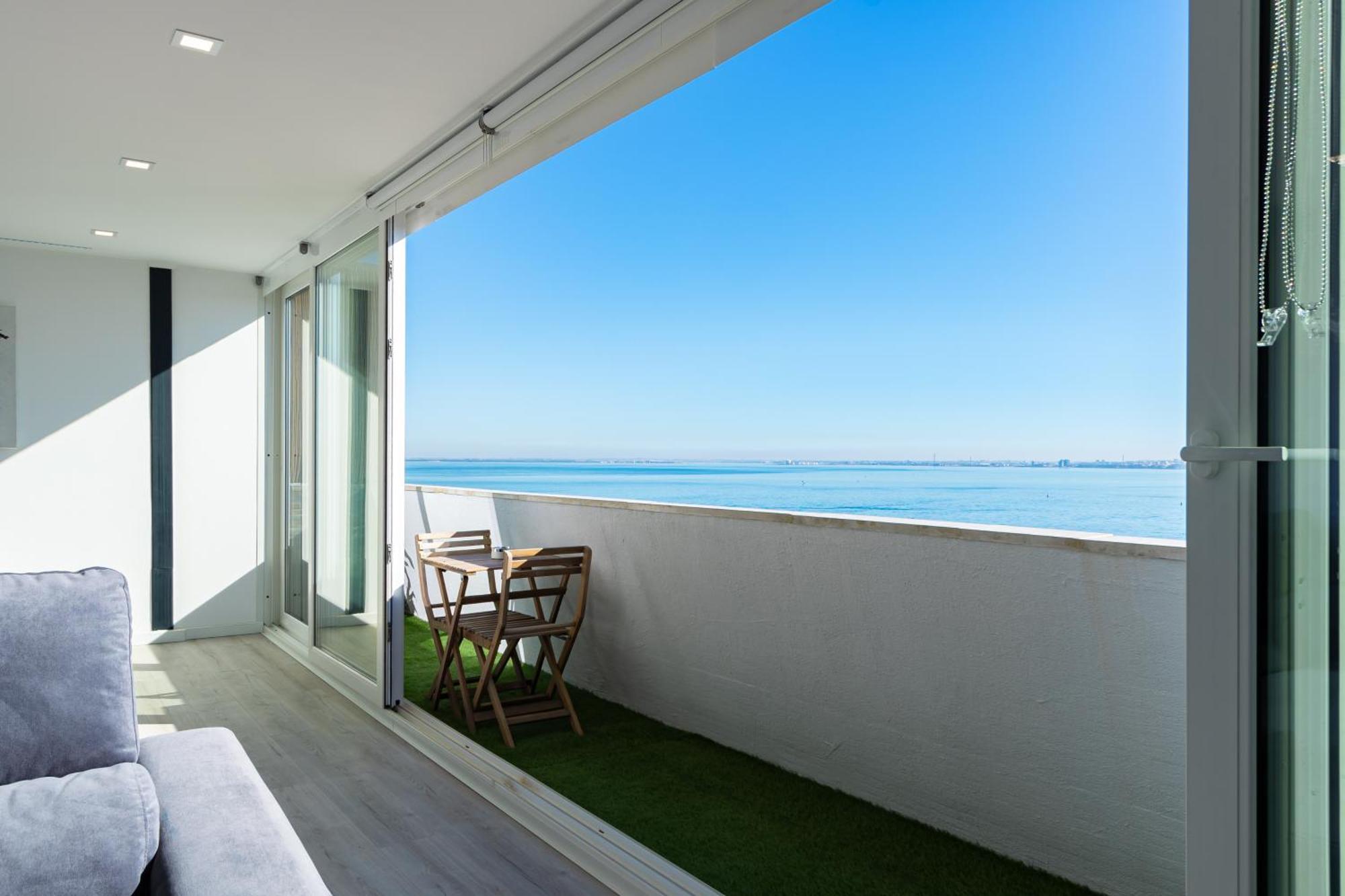 Cacilhas Riverview! Almada Exterior photo